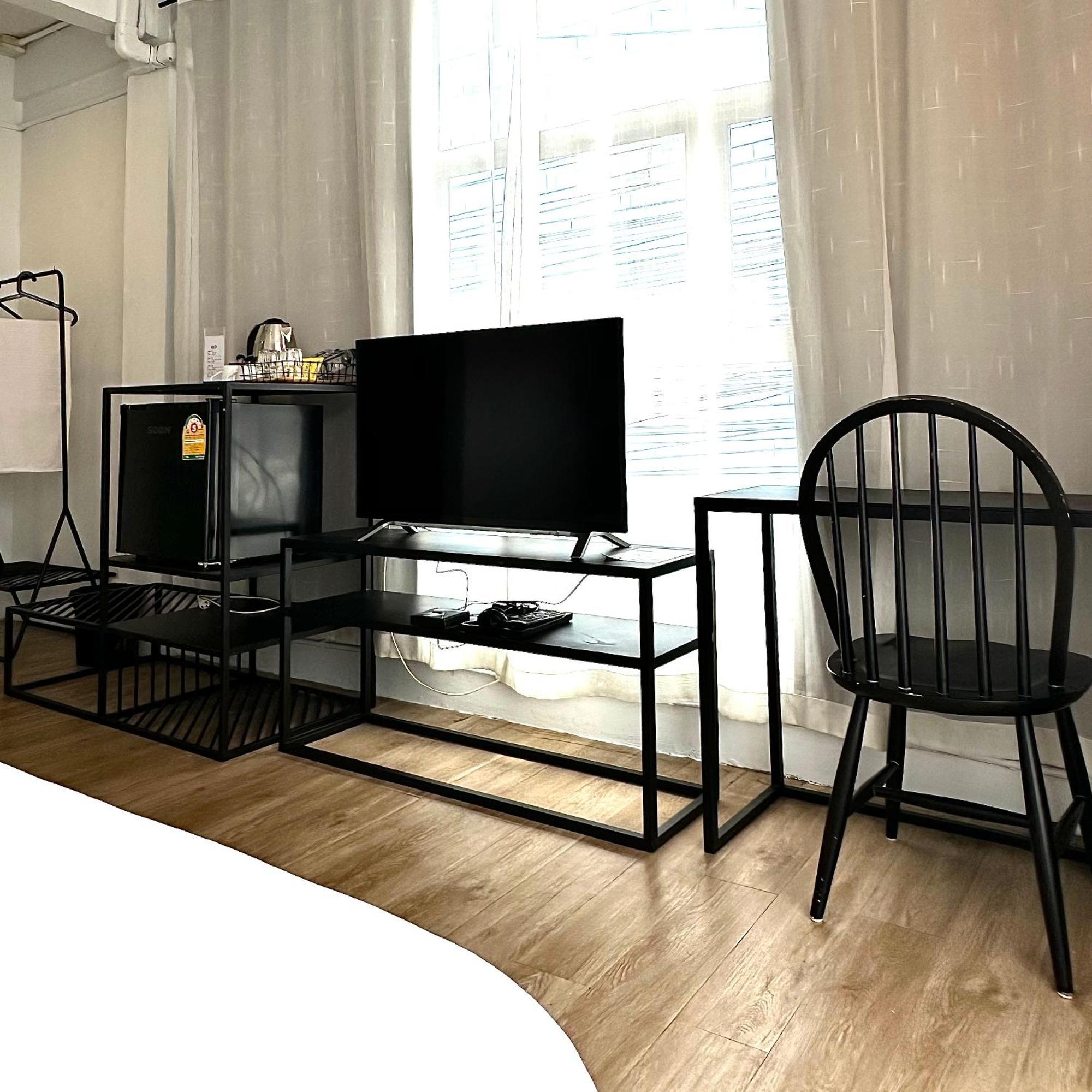 Beige Poshtels + Netflix Bangkok Exterior foto
