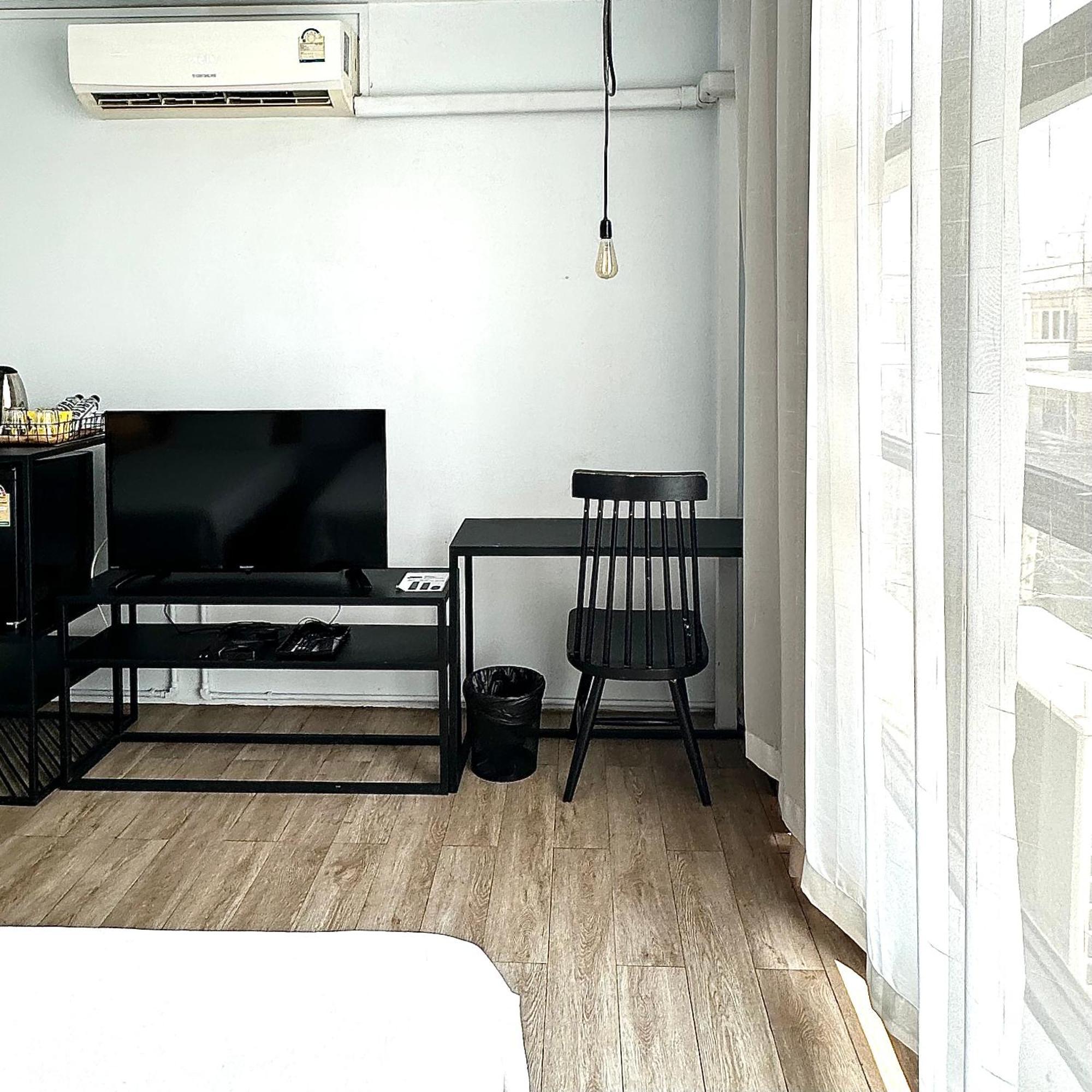 Beige Poshtels + Netflix Bangkok Exterior foto