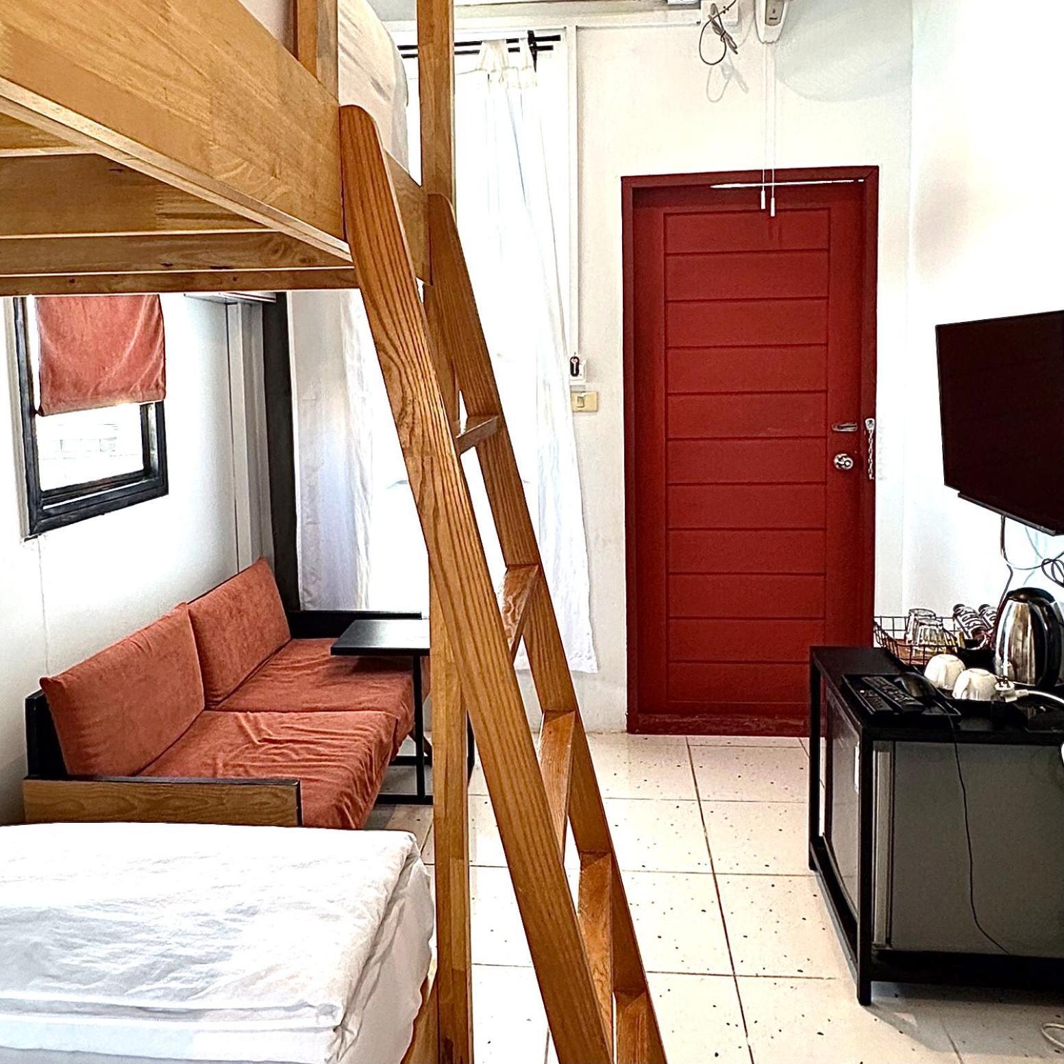 Beige Poshtels + Netflix Bangkok Exterior foto