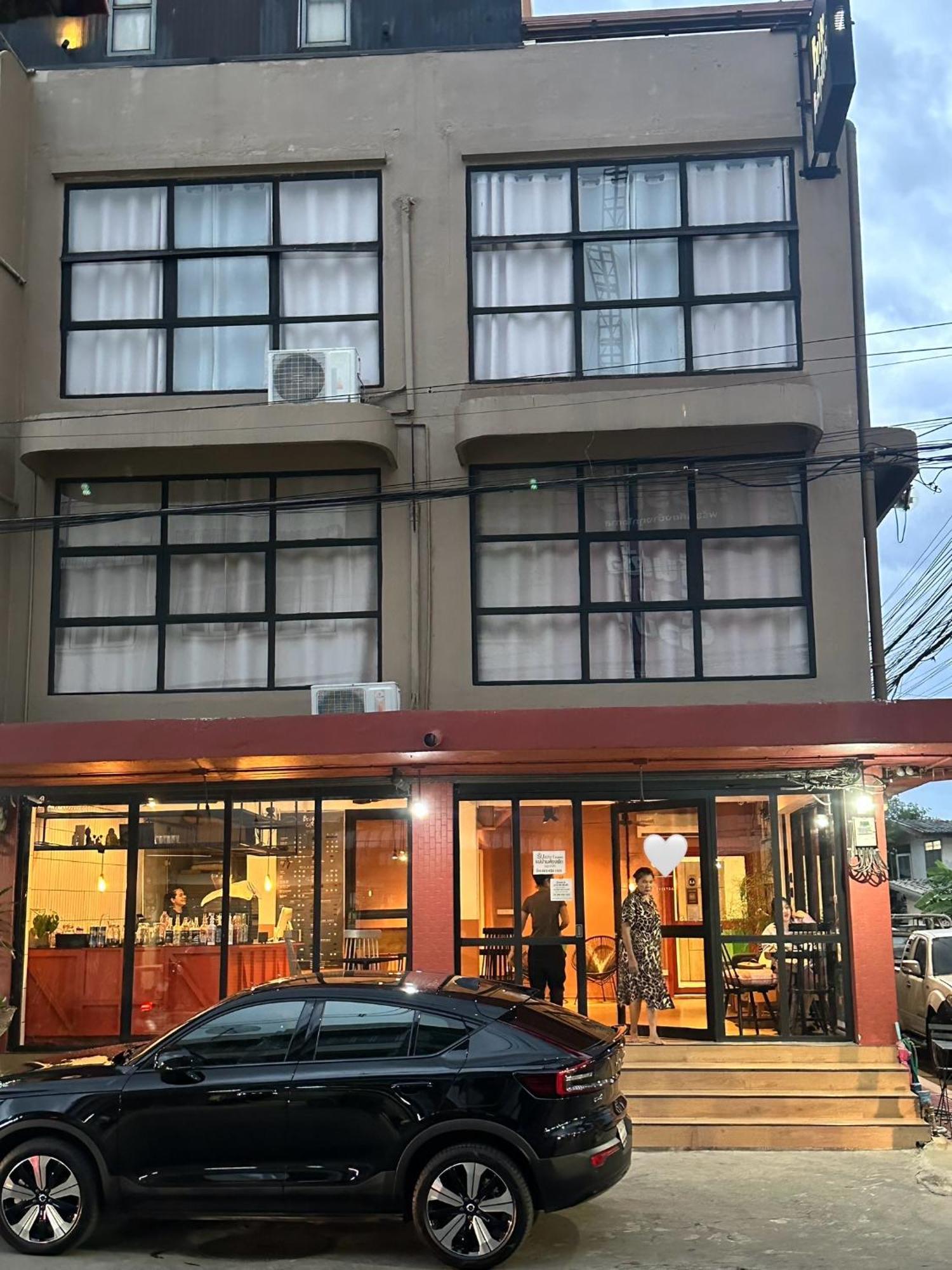 Beige Poshtels + Netflix Bangkok Exterior foto