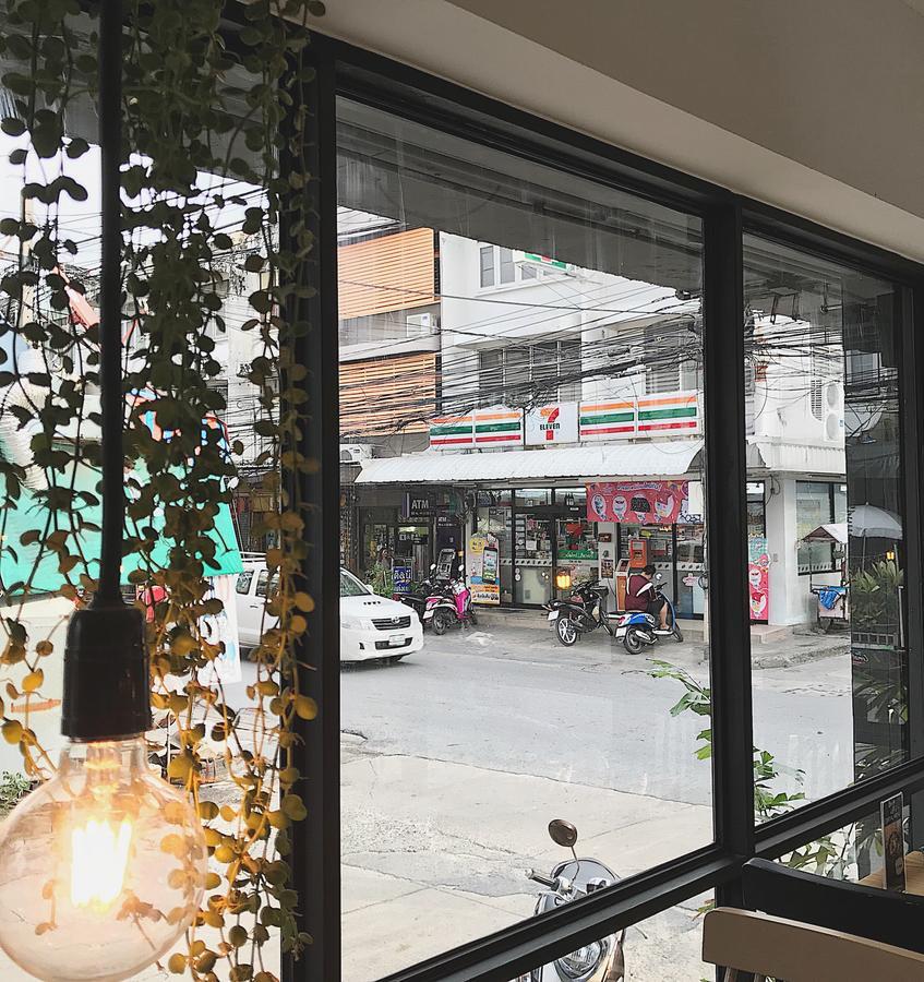 Beige Poshtels + Netflix Bangkok Exterior foto