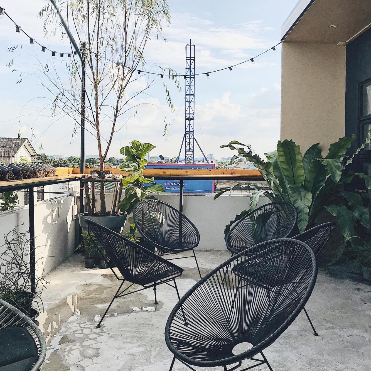 Beige Poshtels + Netflix Bangkok Exterior foto